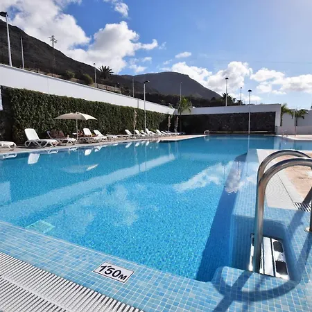 公寓 With Mountain & Sea Views Pool & Wifi