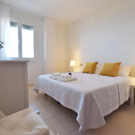 公寓 With Mountain & Sea Views Pool & Wifi