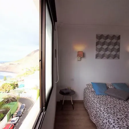 With Mountain & Sea Views Pool & Wifi 公寓