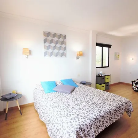With Mountain & Sea Views Pool & Wifi Apartament *
